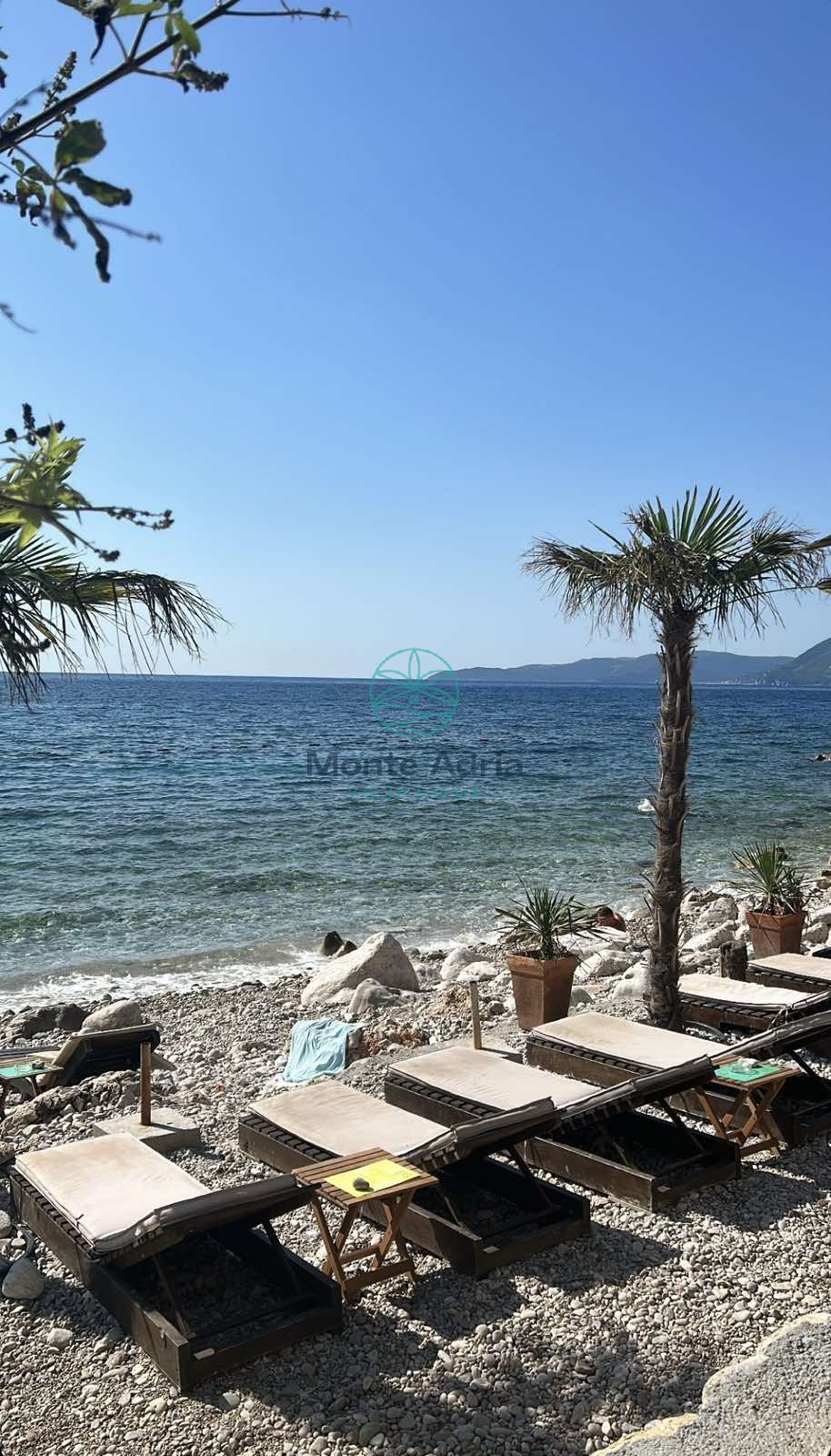 Izdavanje kuce od 443m2 u mjestu Rezevici, blizina 